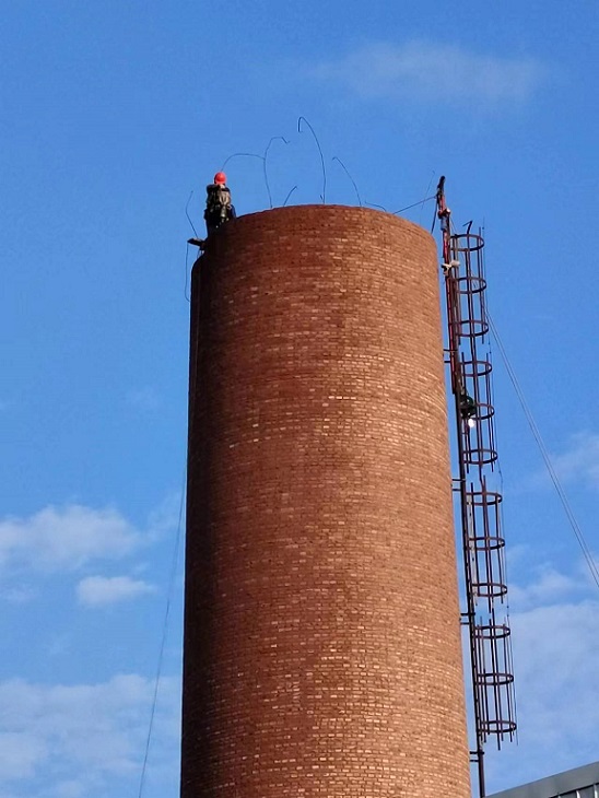 煙囪拆除公司:專業(yè)展現(xiàn)安全與技術并重的拆除之道