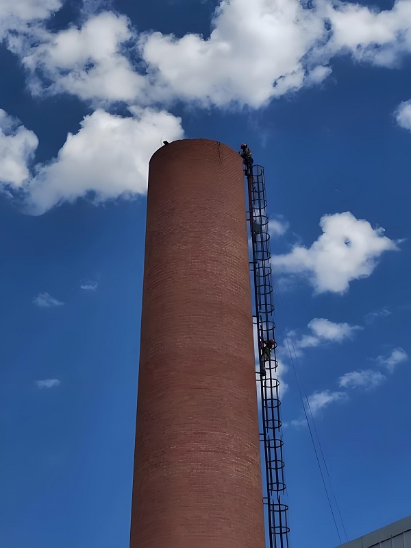 阿克蘇廢棄煙囪拆除公司：以精湛技藝，解工業(yè)遺留難題