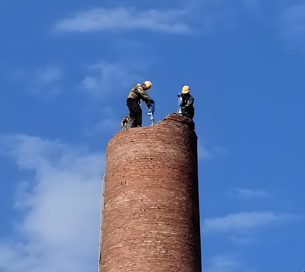 煙囪拆除難題咋破？專項(xiàng)方案給你專業(yè)答案！